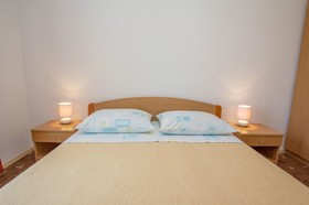 Apartments Vrlika