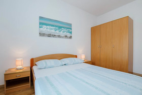 Apartments Vrlika
