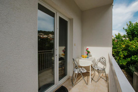 Apartments Vrlika