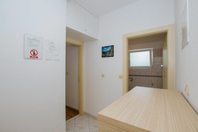 Apartments Vrlika
