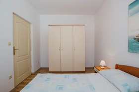 Apartments Vrlika