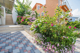 Apartments Vrlika
