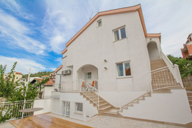 Apartments Vrlika
