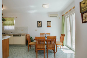 Apartments Vrlika