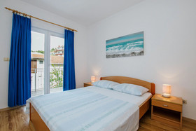Apartments Vrlika