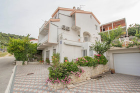 Apartments Vrlika