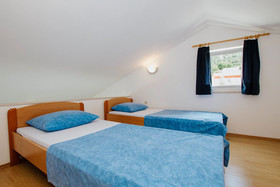 Apartments Vrlika