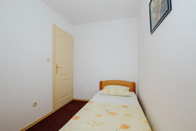 Apartments Vrlika