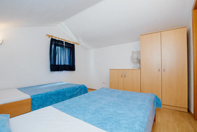 Apartments Vrlika