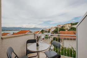 Apartments Vrlika