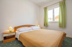Apartments Vrlika