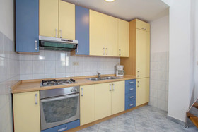Apartments Vrlika