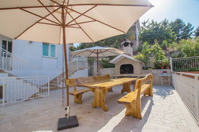 Apartments Vrlika