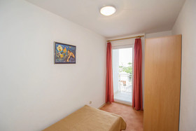 Apartments Vrlika