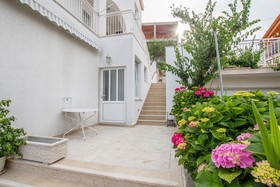 Apartments Vrlika