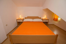 Apartments Vrlika