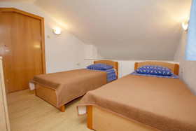 Apartments Vrlika