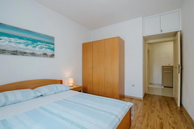 Apartments Vrlika