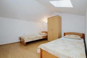 Apartments Vrlika