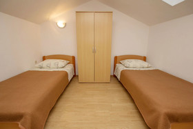 Apartments Vrlika