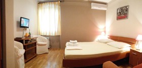Carol Rooms Guesthouse