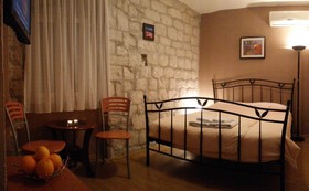 Carol Rooms Guesthouse