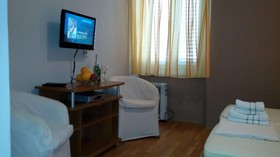 Carol Rooms Guesthouse