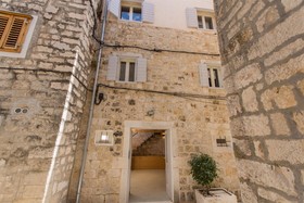 Casa Sepia