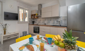 House Polus
