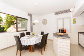 House Ruzmarin