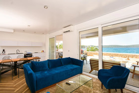 Livingstone Beach House