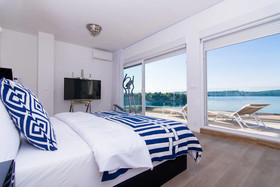 Livingstone Beach House