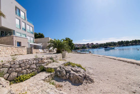 Livingstone Beach House