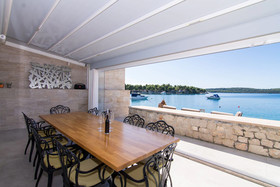 Livingstone Beach House