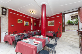 Palace Derossi