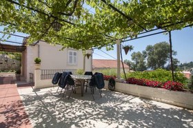 Radovcic Apartments and Rooms