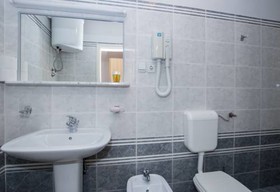 Radovcic Apartments and Rooms