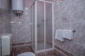 Radovcic Apartments and Rooms