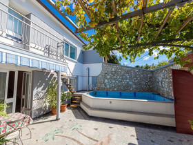 House Delfin