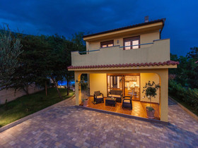 House Karlita