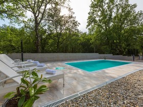 House Pavlina