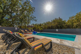 House Pavlina