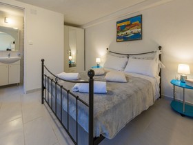 House Pavlina