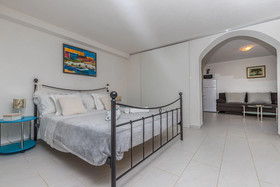 House Pavlina