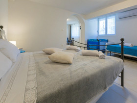 House Pavlina