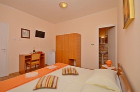 Apartment And Room Ivica