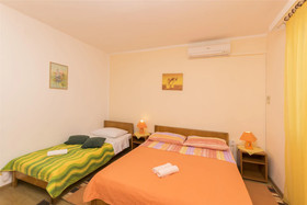 Apartment And Room Ivica