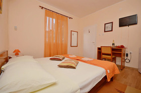 Apartment And Room Ivica