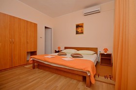 Apartment And Room Ivica