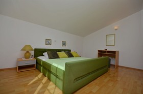 Apartment and Rooms Ante